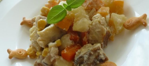 Жаркое из трески с репой и кукурузой