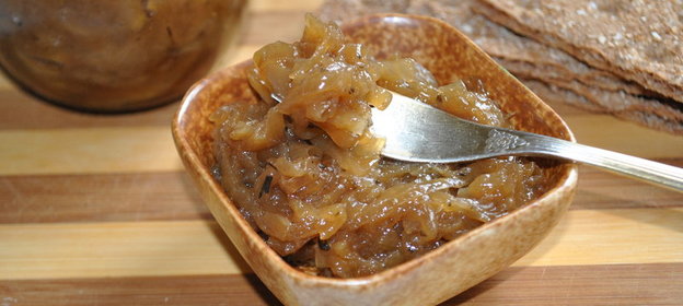 Луковый мармелад с соевым соусом