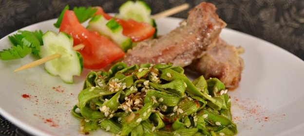 Лапша из кабачков с соевым соусом и кунжутом