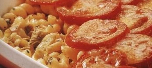 Паста (макароны-рожки) с помидорами и артишоками