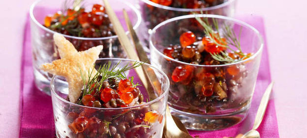 Салат с чечевицей и красной икрой