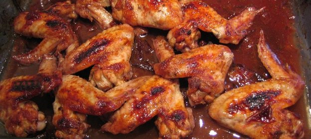 Куриные крылышки в сливовом соусе