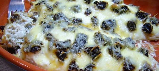 Салат из гречки с сыром в лодочках из перцев