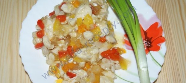 Гуляш из курицы с подливкой