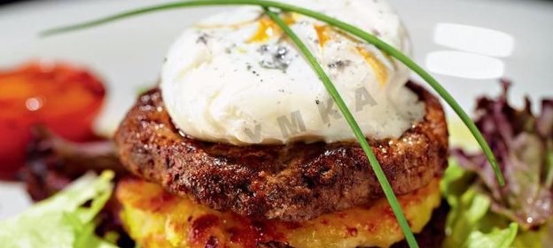 Рубленый бифштекс Hey bulldog с картофельным гратеном