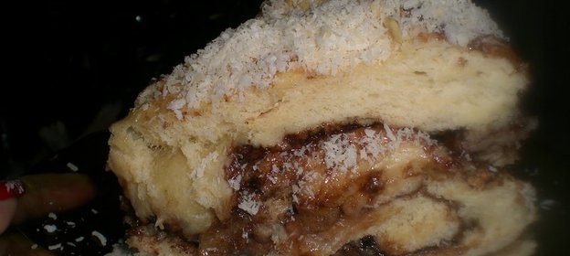 булка формовая с шоколадной пастой