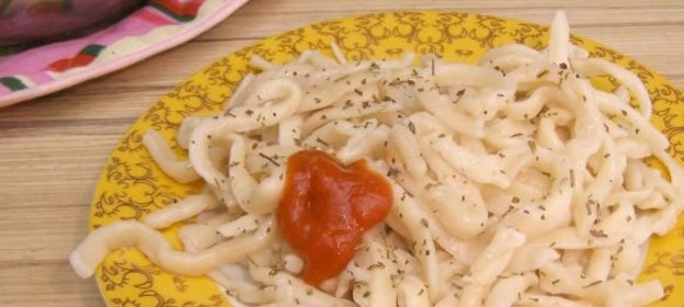 Бутерброды с беконом, свежими помидорами и салатом