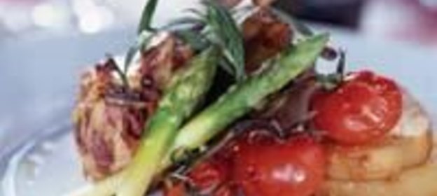 Корейка теленка, маринованная с апельсином и розмарином