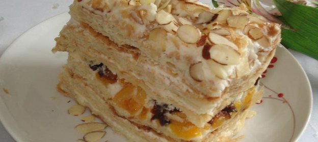 Самый наполеонистый НАПОЛЕОН ( с миндалём, абикосами и черносливом)