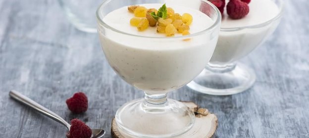 Сметанное желе с изюмом