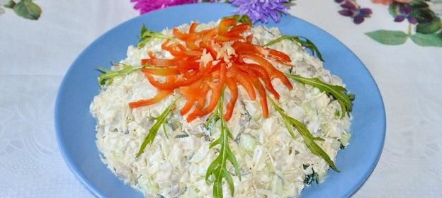 Салат Гурман с курицей и грибами