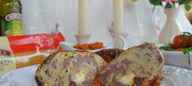 Утиные ножки фаршированные спагетти с не класическим соусом ромеско