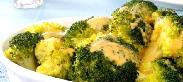 Брокколи под соусом