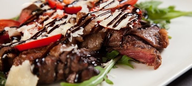 Кабачки, запеченные с томатами