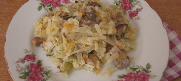капустка тушеная с грибами и свининкой
