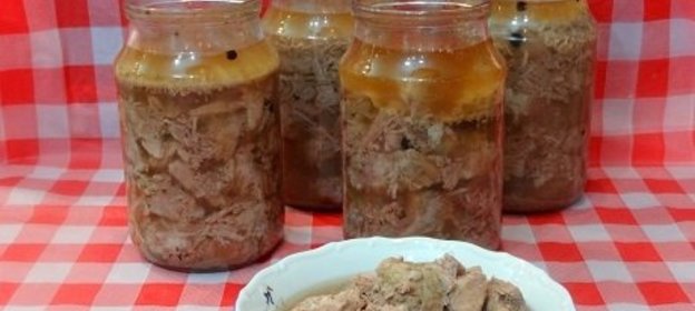 Тушенка из свинины в мультиварке