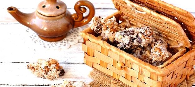Печенье с орехами, шоколадом и кокосовой стружкой