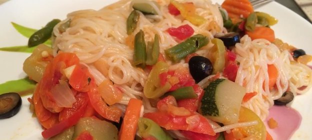 Рисовая лапша с овощами