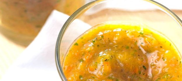 Хурма с шоколадом и мятой