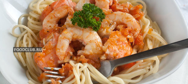 Паста с семгой и креветками