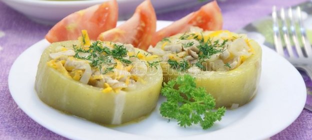 Салат из квашеной капусты и свеклы