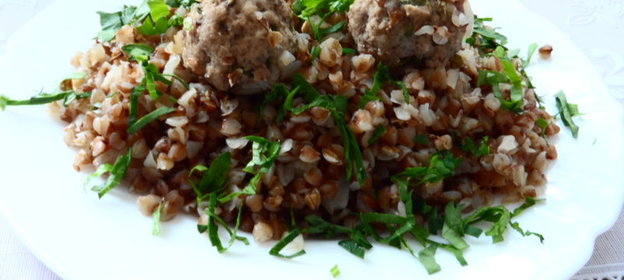 Гречка с тефтелями из мультиварки