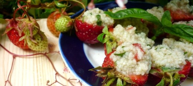 Десерт Фаршированная клубничка