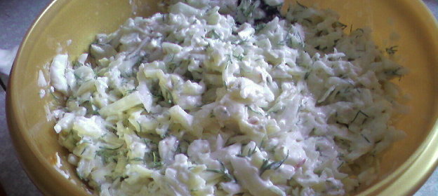 Салат из капусты с сыром