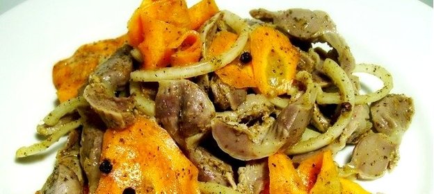 Куриные желудки по-корейски с морковью