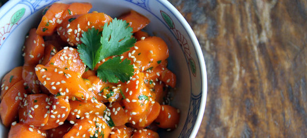 Морковные палочки в кунжуте