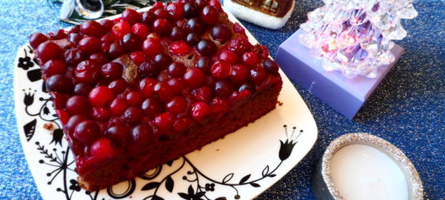 Шоколадный брауни с клюквой