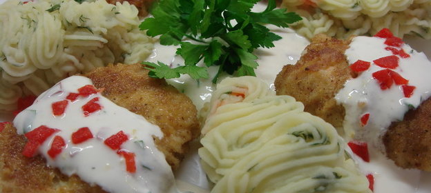 Пряный салат из огурцов