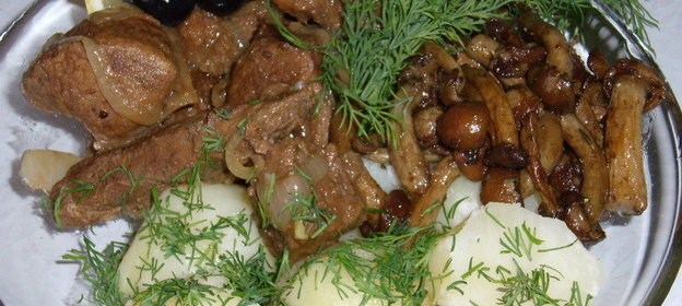 Говядина тушеная