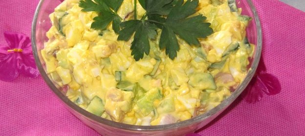 Салат с копченым окорочком