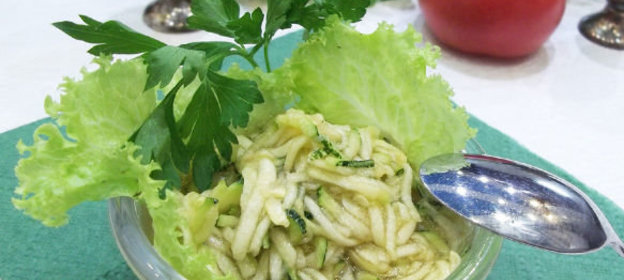 Салат с крабовыми палочкам и капустой