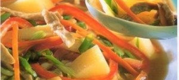 Китайский бульон с картофелем и свининой