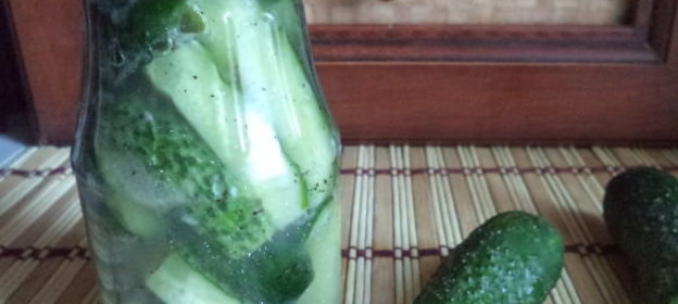 Салат из огурцов в собственном соку