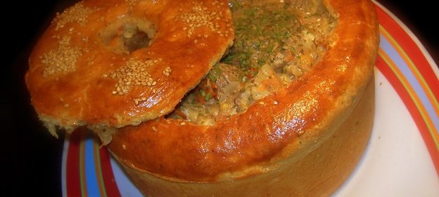 Вкуснейшее жаркое в съедобном горшочке