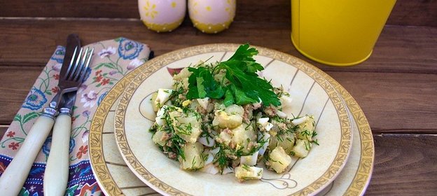 Диетический салат с консервированным тунцом