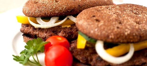 Домашний гамбургер с ржаным хлебом