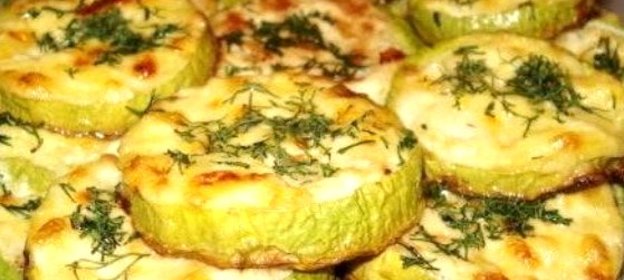 Кабачки, запеченные со сметаной и чесноком