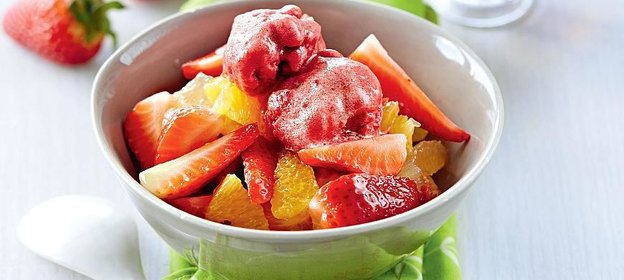 Клубничный салат с цитрусовыми