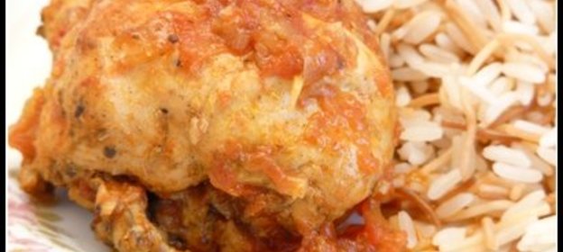 Курица в ароматном томатном соусе