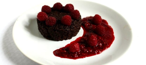 Кускус с малиной и шоколадом