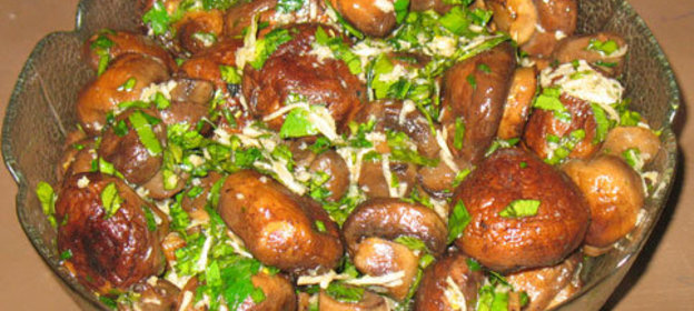 Коричневые шампиньоны в чесночном маринаде