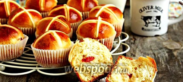 Пасхальные крестовые булочки