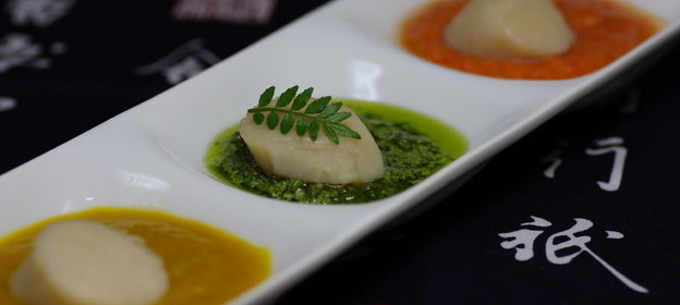 Морской гребешок с подливками