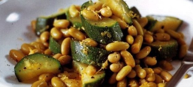 Бургеры из свинины с маринованными огурцами