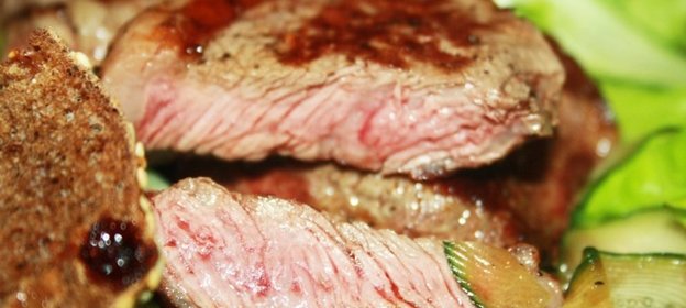 Говяжьи стейки-гриль маринованные в светлом пиве