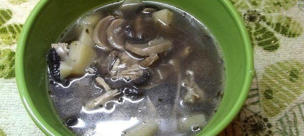 Суп с шампиньонами на курином бульоне